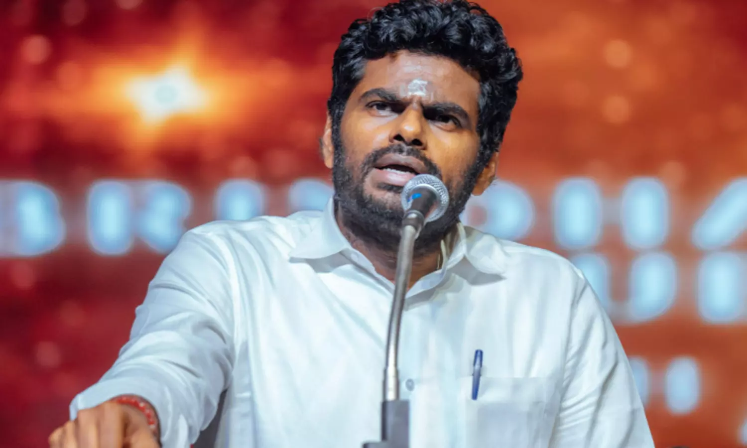 பள்ளிக்கூடத்திற்குள் இதை செய்தால் மாணவர்களிடையே மத சண்டை வராது - அண்ணாமலை பள்ளிக்கூடத்திற்குள் இதை செய்தால் மாணவர்களிடையே மத சண்டை வராது - அண்ணாமலை