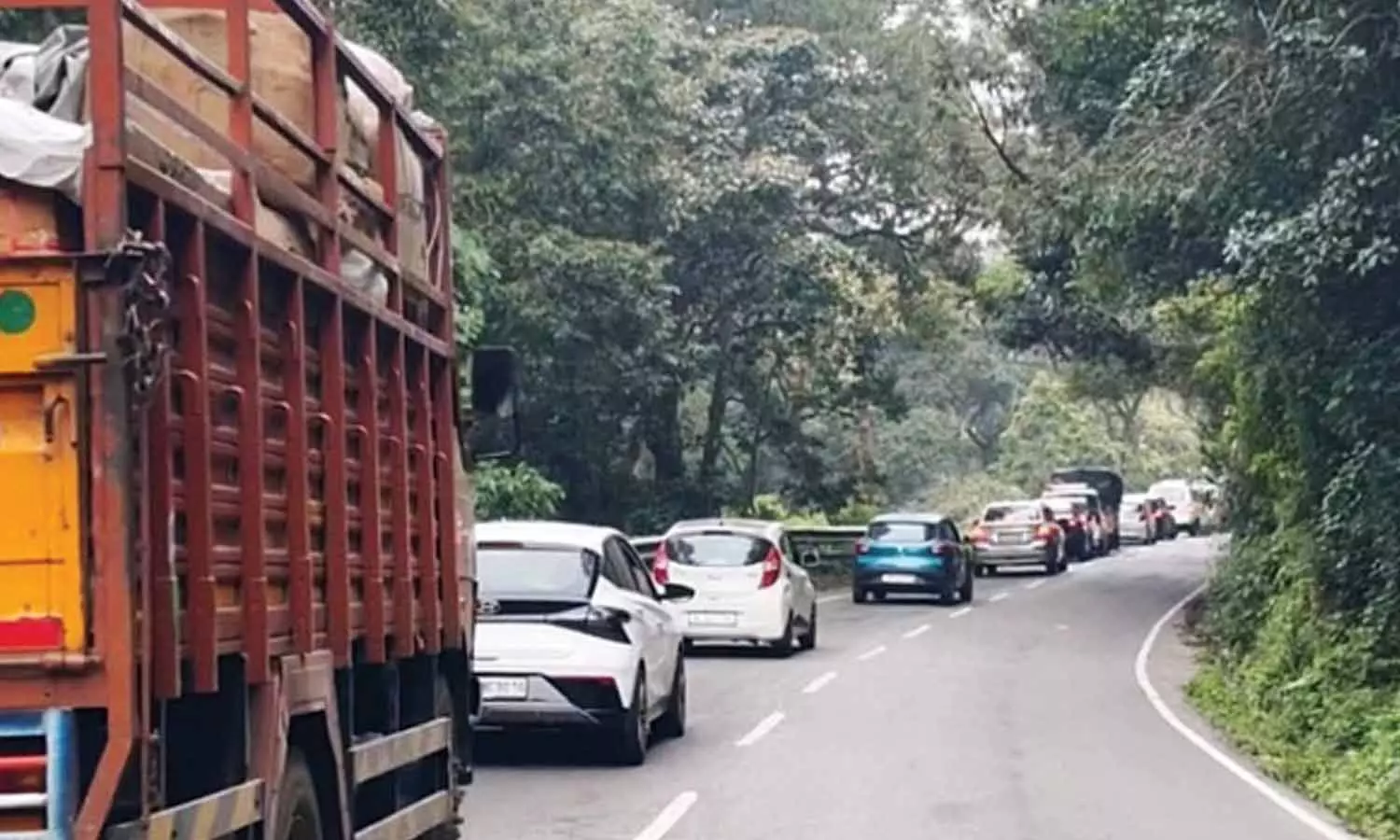 உதகை, கொடைக்கானலுக்கு வரும் சுற்றுலா பயணிகளுக்கு புதிய கட்டுப்பாடு