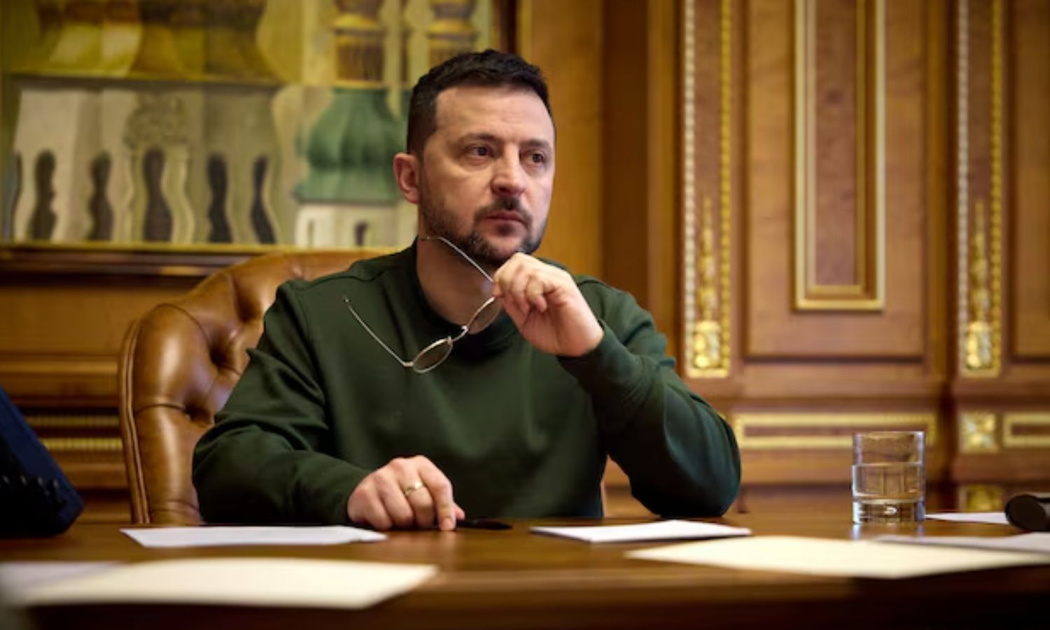 உக்ரைன் அதிபர் ஜெலன்ஸ்கியின் ஆண்டு வருமானம் அதிகரிப்பு.. எவ்வளவு தெரியுமா?