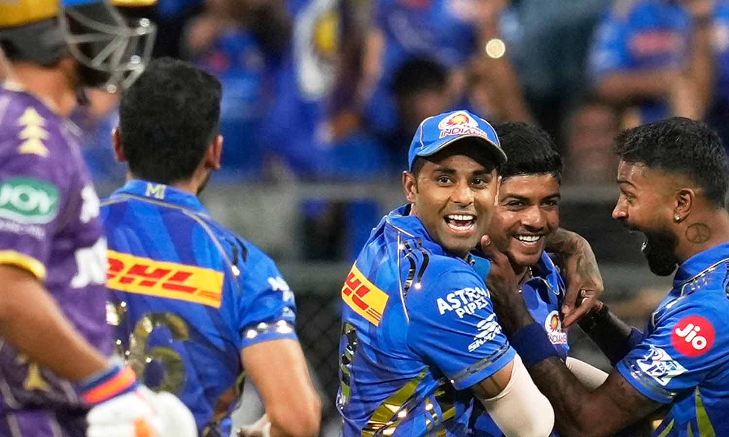 ஐபிஎல் தொடரில் கொல்கத்தா அணிக்கு எதிராக புதிய சாதனை படைத்த மும்பை அணி