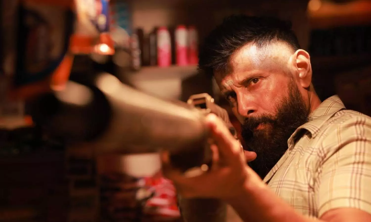 வயதாகாமல் இருக்க கழுதை பால் குடிக்க வேண்டும்- நடிகர் விக்ரம்