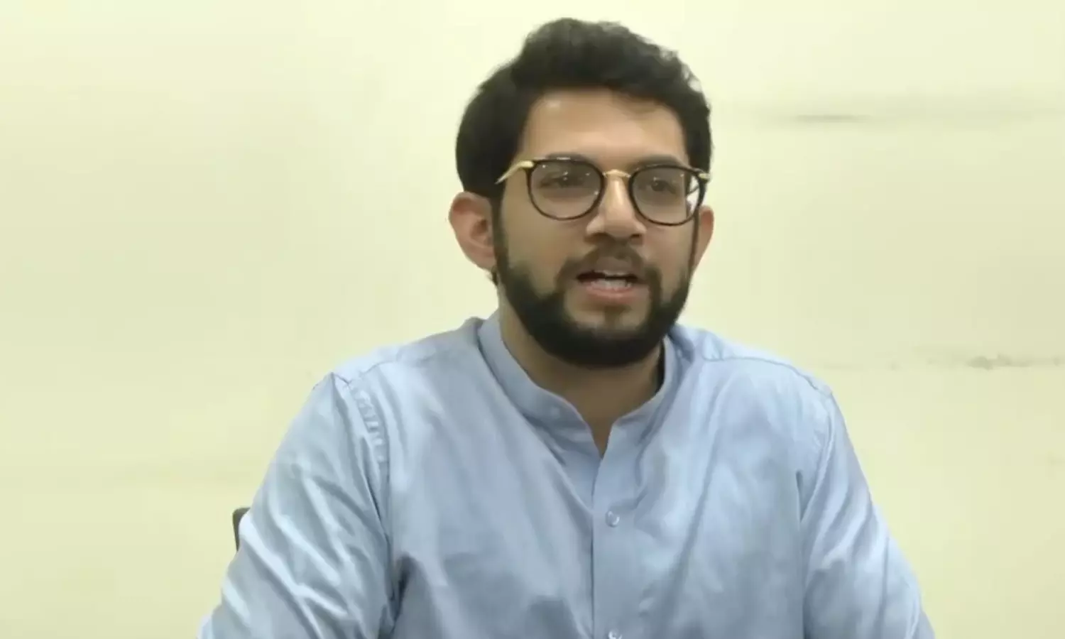 முட்டாள்கள் அரசாங்கம்: மகாராஷ்டிர அரசை சாடிய ஆதித்ய தாக்கரே