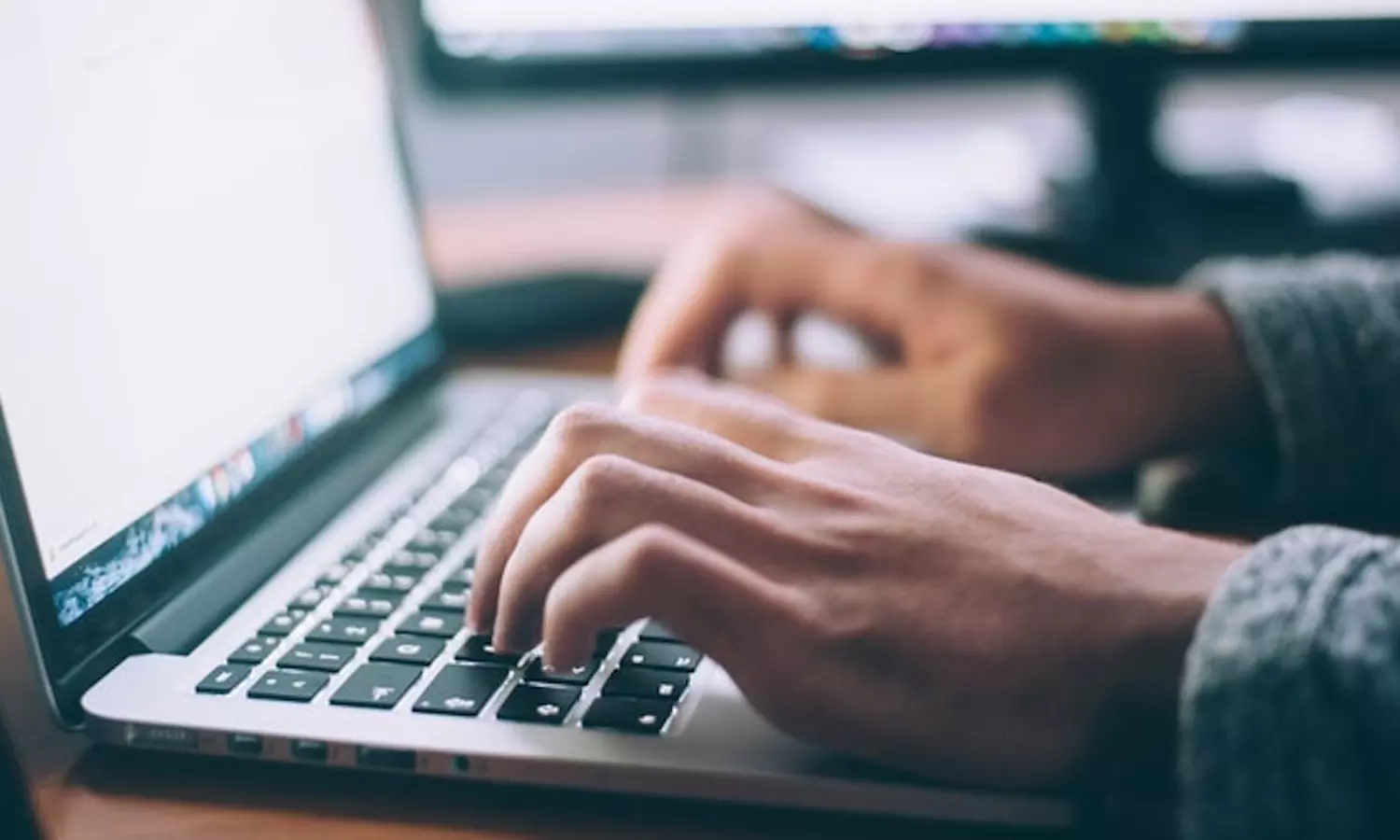 வங்கி வாடிக்கையாளர் சேவை எண்களை ஆன்லைனில் தேட வேண்டாம்- வங்கிகள் எச்சரிக்கை