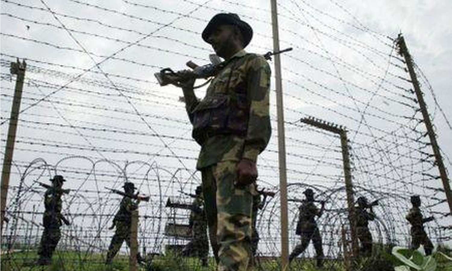 எல்லையில் அத்துமீறி தாக்குதல்: பாகிஸ்தான் ராணுவத்துக்கு இந்தியா பதிலடி