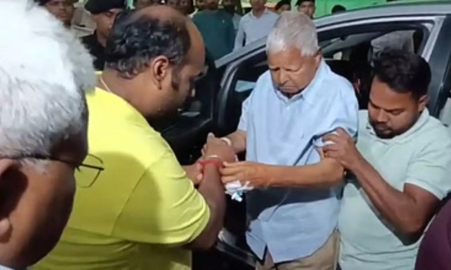 லாலு பிரசாத் யாதவுக்கு திடீர் உடல்நலக்குறைவு.. மேல் சிகிச்சைக்காக டெல்லி புறப்பாடு