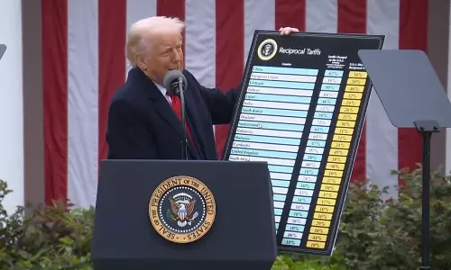 இந்திய பொருட்கள் மீது 26 சதவீதம் வரி: அதிபர் டிரம்ப் அதிரடி