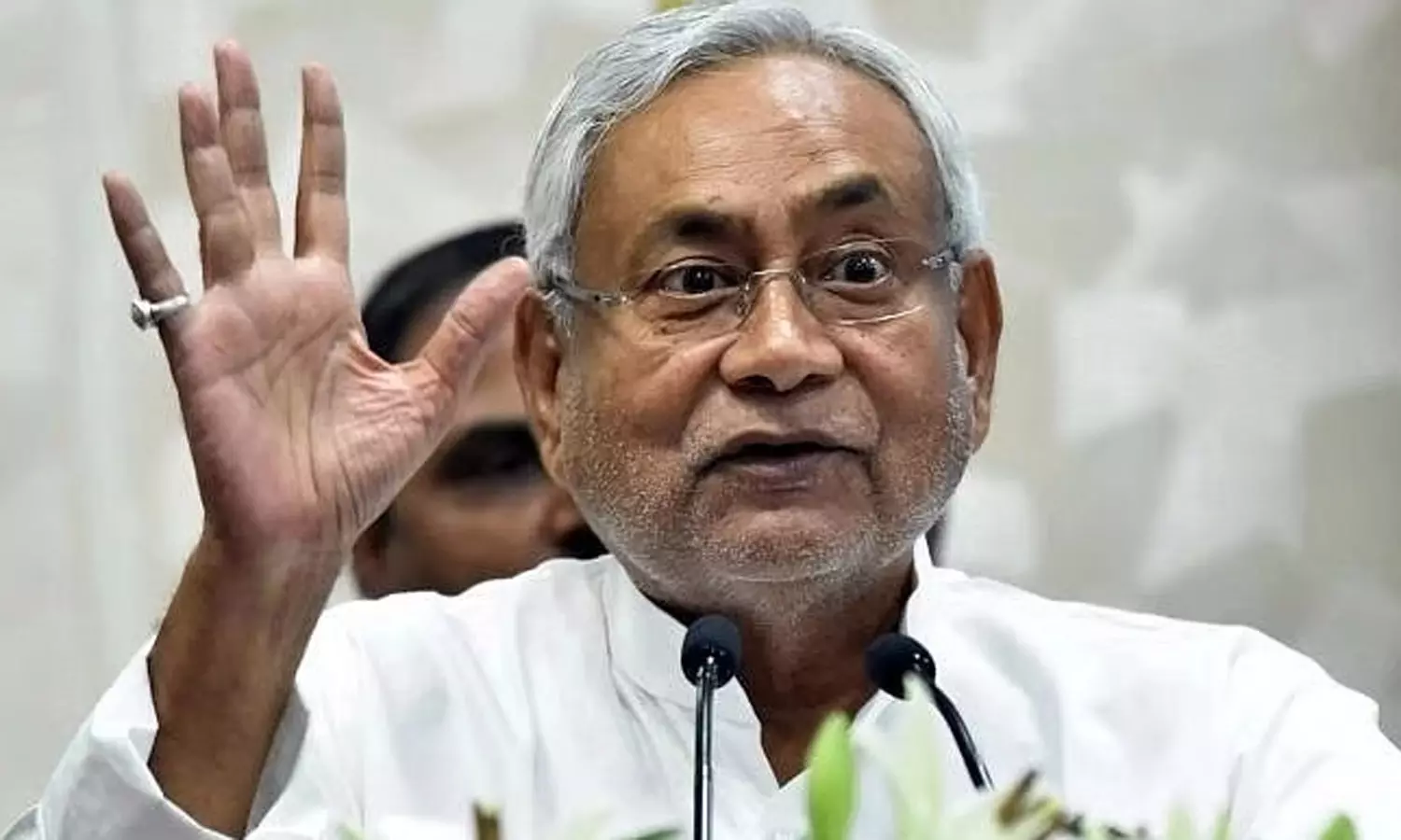 வக்பு வாரிய சட்டத்திருத்த மசோதாவிற்கு எதிர்ப்பு: நிதிஷ்குமார் கட்சி எம்.பி.க்கள் ராஜினாமா