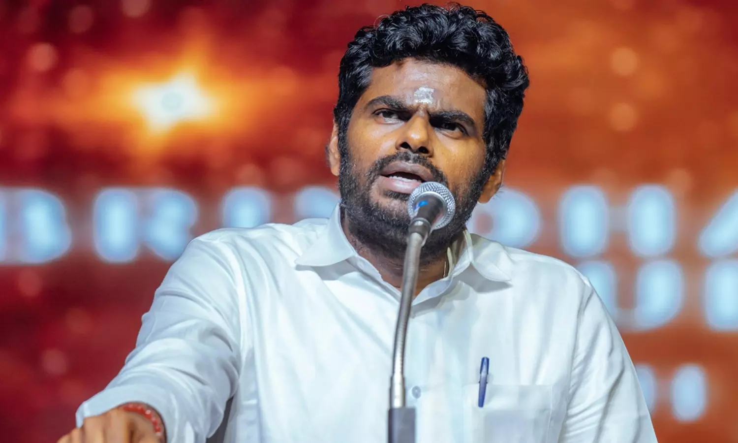 வக்பு சட்டத் திருத்த மசோதாவை நிறைவேற்றி பா.ஜ.க வரலாறு படைத்துள்ளது- அண்ணாமலை வக்பு சட்டத் திருத்த மசோதாவை நிறைவேற்றி பா.ஜ.க வரலாறு படைத்துள்ளது- அண்ணாமலை