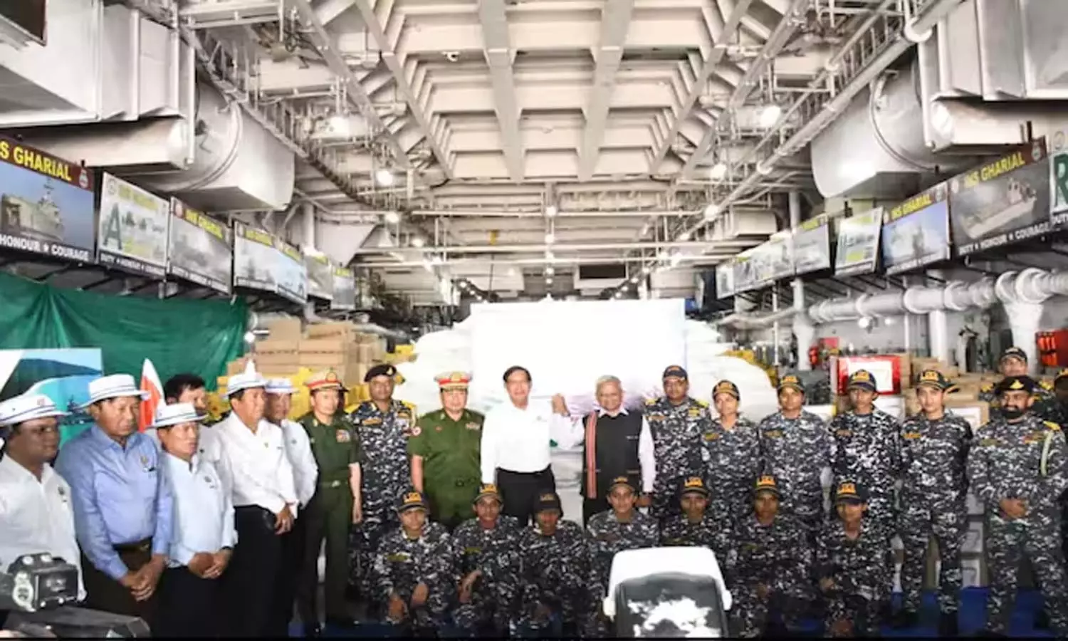 மியான்மர் நிலநடுக்கம்: 442 மெட்ரிக் டன் உணவுப் பொருட்களை அனுப்பிய இந்தியா