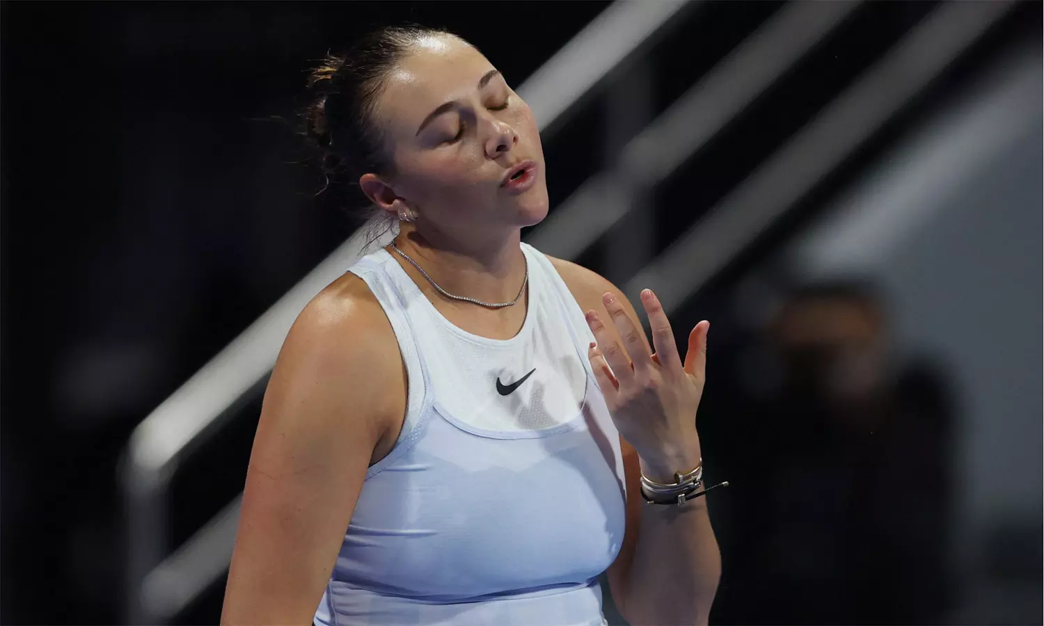 சார்லஸ்டன் ஓபன் டென்னிஸ்: அரையிறுதியில் காயத்தால் விலகிய அமெரிக்க வீராங்கனை