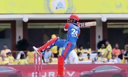 சேப்பாக்கம் ஐபிஎல் போட்டி: முதல் 10.4 ஓவரில் டெல்லி 3 விக்கெட் இழப்பிற்கு 90 ரன்