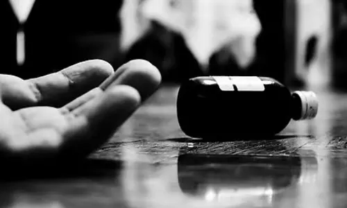 மாதவிடாய் ஏற்பட்டதால் நவராத்திரி பூஜை செய்ய தடை..  மூடநம்பிக்கையால் விஷம் குடித்து பெண் தற்கொலை