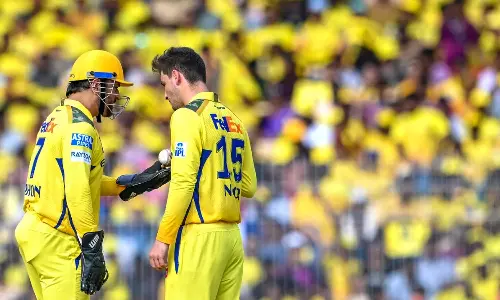 ஹாட்ரிக் தோல்வி எதிரொலி: புள்ளிப்பட்டியலில் கடும் சரிவை சந்தித்த சி.எஸ்.கே.