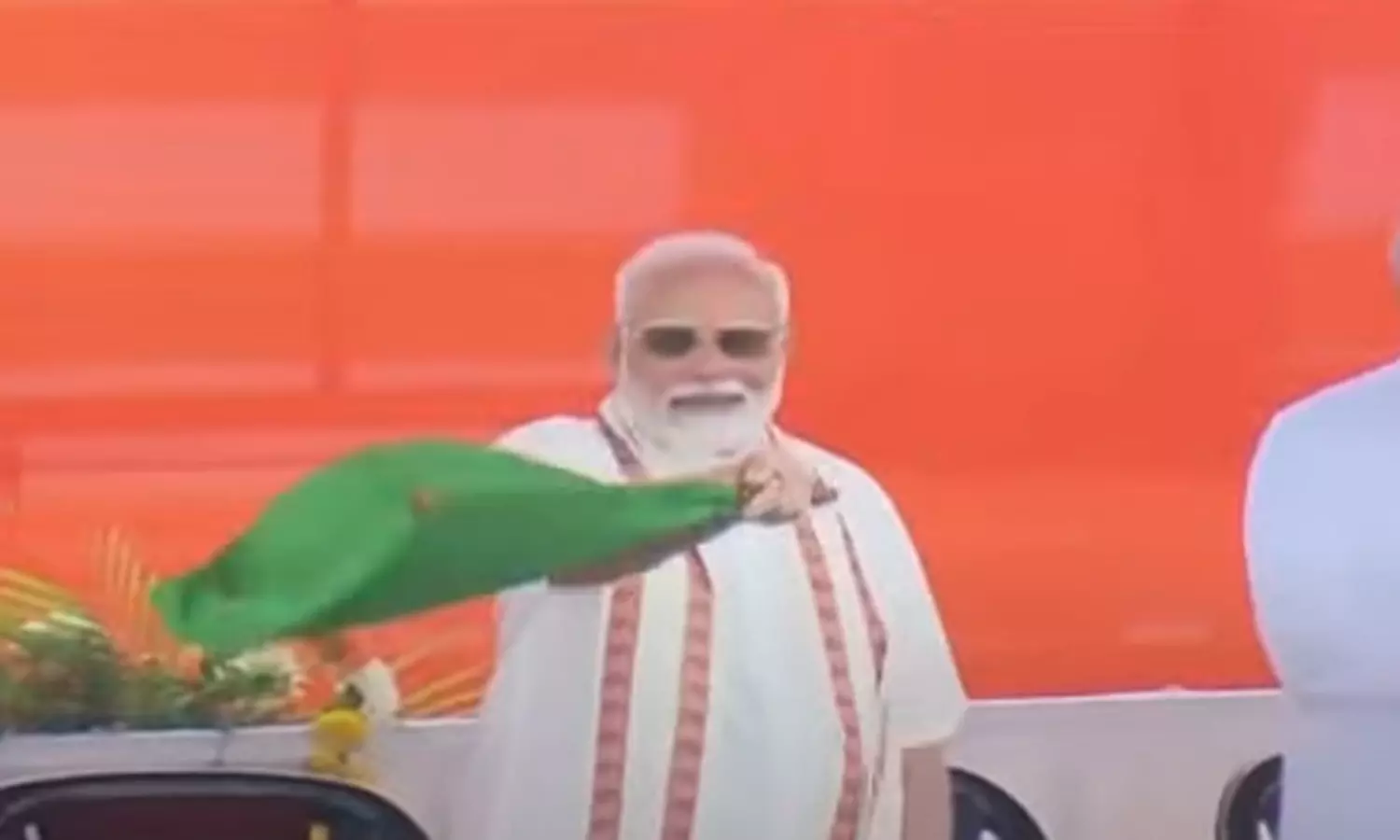 பாம்பன் புதிய ரெயில் பாலத்தை திறந்து வைத்தார் பிரதமர் மோடி