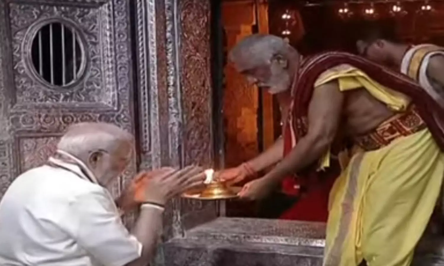 ராமநாத சுவாமி கோவிலில் பிரதமர் மோடி வழிபாடு