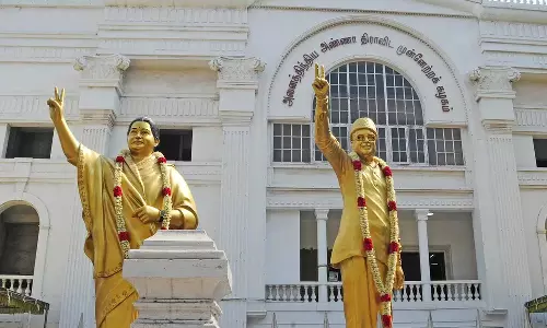 அதிமுக கூட்டணி குறித்து திமுக தலைவருக்கு ஏன் இவ்வளவு அக்கறை?- அதிமுக கண்டனம்