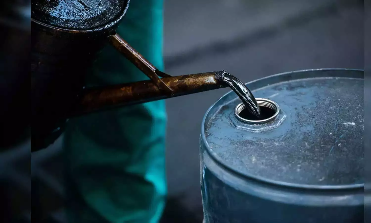 டிரம்பின் வரிவிதிப்பு எதிரொலி... கச்சா எண்ணெய் விலை கடும் சரிவு டிரம்பின் வரிவிதிப்பு எதிரொலி... கச்சா எண்ணெய் விலை கடும் சரிவு