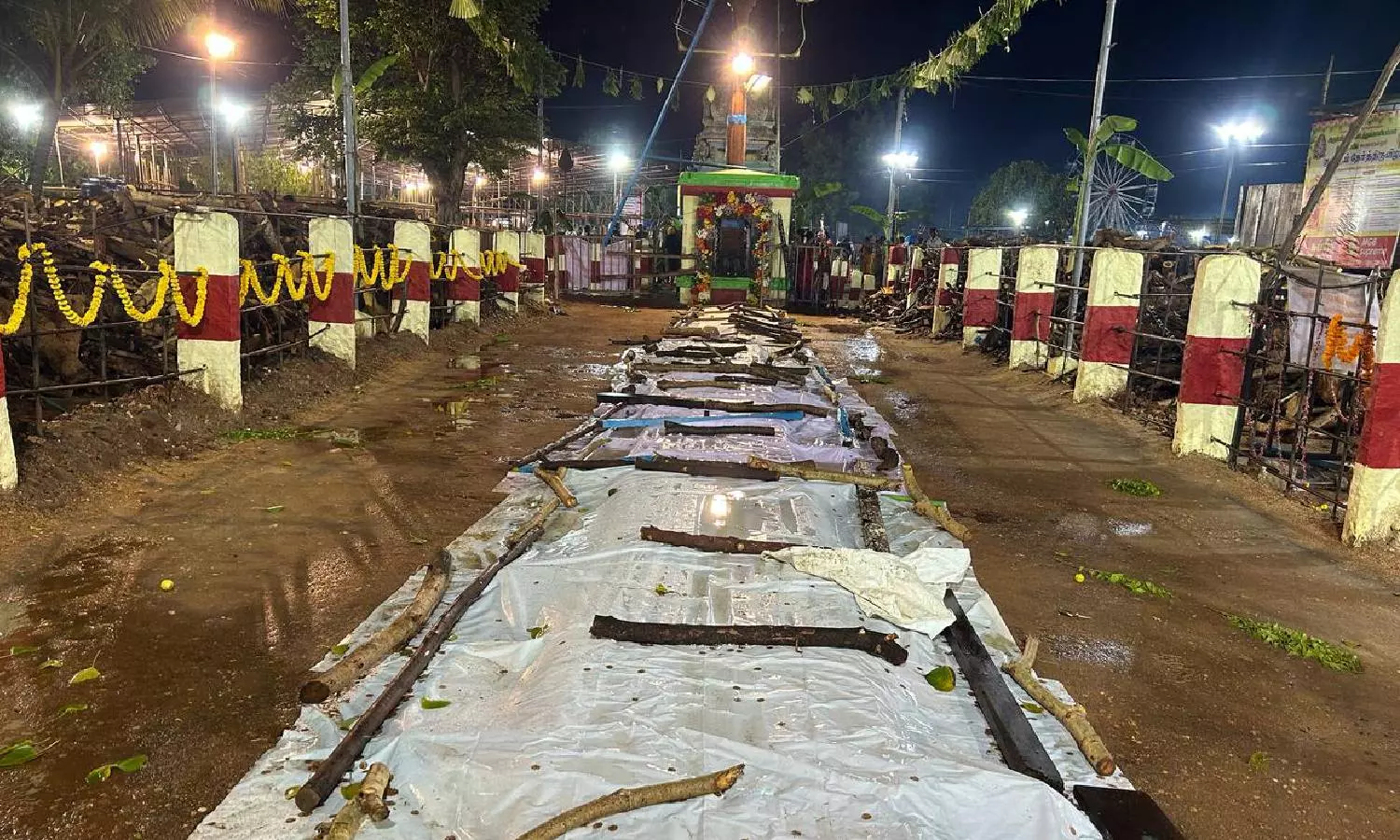 பெருமாநல்லூர் கொண்டத்துக்காளியம்மன் கோவிலில் நாளை குண்டம் திருவிழா-தேரோட்டம்