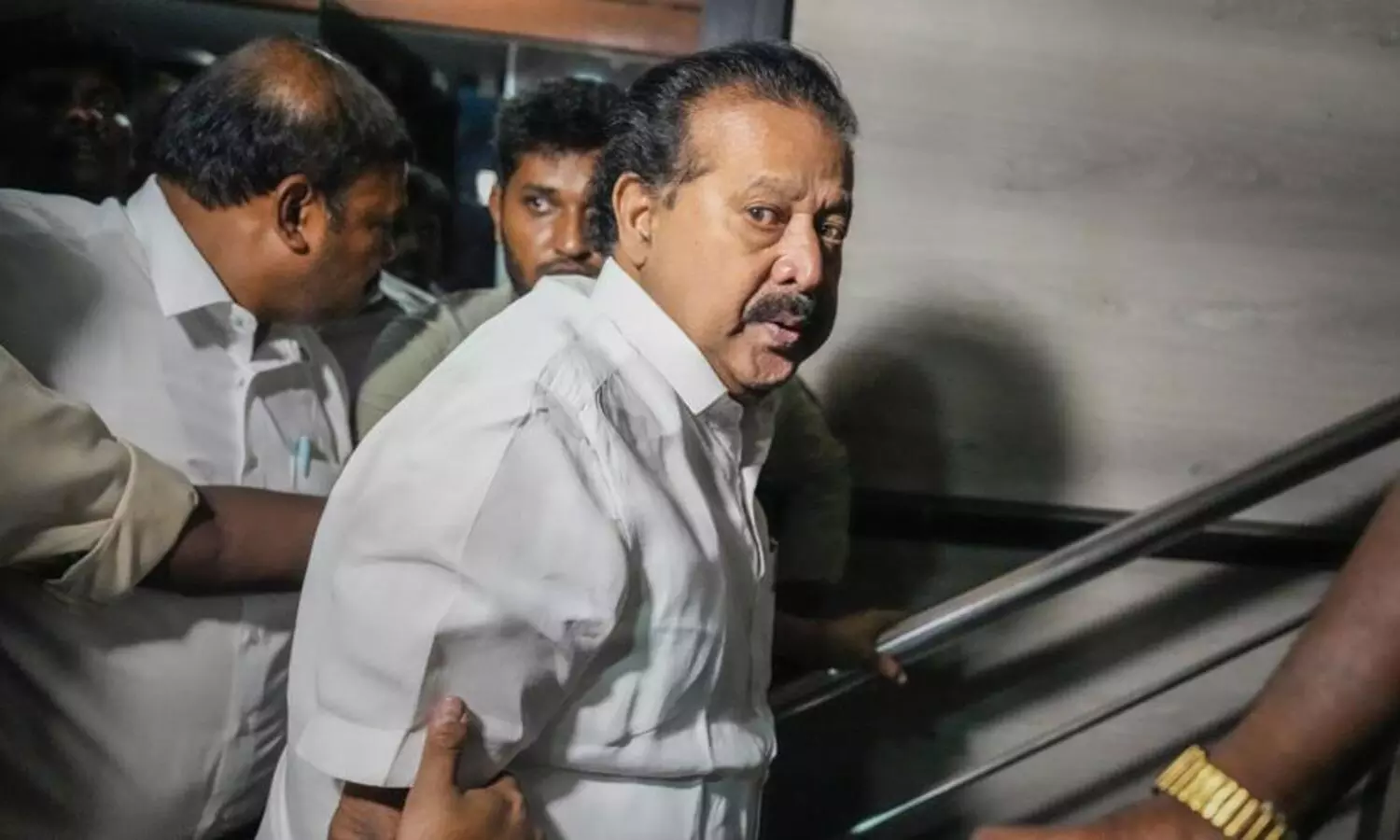 அமைச்சர் பொன்முடி வழக்கு- இறுதி விசாரணையை 17ம் தேதிக்கு ஒத்திவைத்து உத்தரவு அமைச்சர் பொன்முடி வழக்கு- இறுதி விசாரணையை 17ம் தேதிக்கு ஒத்திவைத்து உத்தரவு