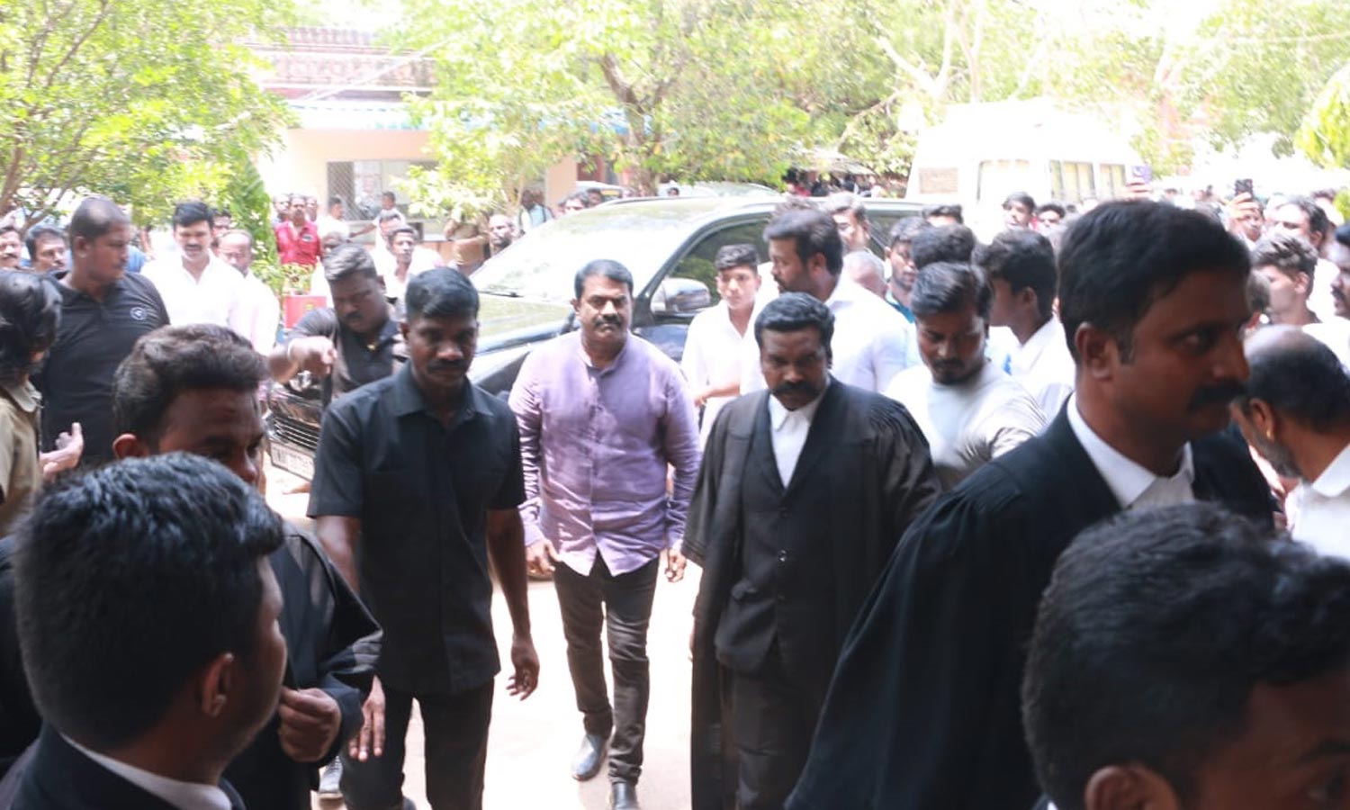 தமிழகத்தில் நடப்பது அனைத்துமே போலி என்கவுண்டர்- சீமான் தமிழகத்தில் நடப்பது அனைத்துமே போலி என்கவுண்டர்- சீமான்