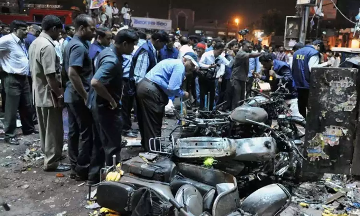 ஐதராபாத் குண்டுவெடிப்பு வழக்கில் 5 பேருக்கு தூக்கு: தீர்ப்பை உறுதிசெய்தது உயர்நீதிமன்றம் ஐதராபாத் குண்டுவெடிப்பு வழக்கில் 5 பேருக்கு தூக்கு: தீர்ப்பை உறுதிசெய்தது உயர்நீதிமன்றம்