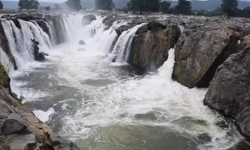 ஒகேனக்கல்லுக்கு நீர்வரத்து 4 ஆயிரம் கனஅடியாக குறைந்தது