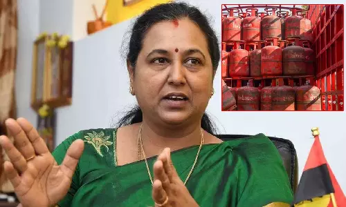 சமையல் எரிவாயு சிலிண்டர் விலை உயர்வை திரும்பப்பெற வேண்டும்: பிரேமலதா விஜயகாந்த் வலியுறுத்தல்