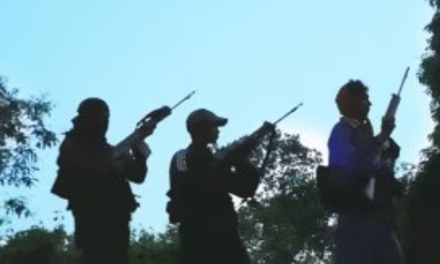 தெலுங்கானா-சத்தீஸ்கர் எல்லையில் கண்ணிவெடி குண்டுகள் பதுக்கல்- மாவோயிஸ்டுகள் எச்சரிக்கை கடிதம்