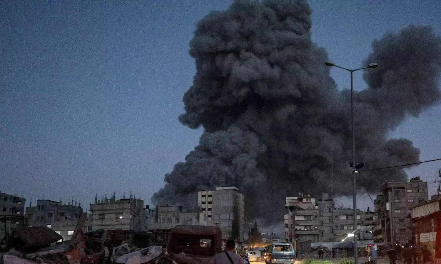 காசாவில் 4 மாடி கட்டிடம் மீது இஸ்ரேல் தாக்குதல்: 23 பேர் உயிரிழப்பு