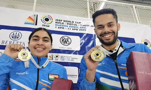 உலகக் கோப்பை துப்பாக்கி சுடுதல்: சுருச்சி இந்தர்சிங், விஜய்வீர் சித்து, தங்கப்பதக்கம் வென்று அசத்தல்