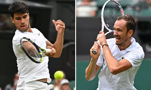 மாண்டே கார்லோ மாஸ்டர்ஸ்: மெத்வதேவ், அல்காரஸ் அடுத்த சுற்றுக்கு முன்னேற்றம்