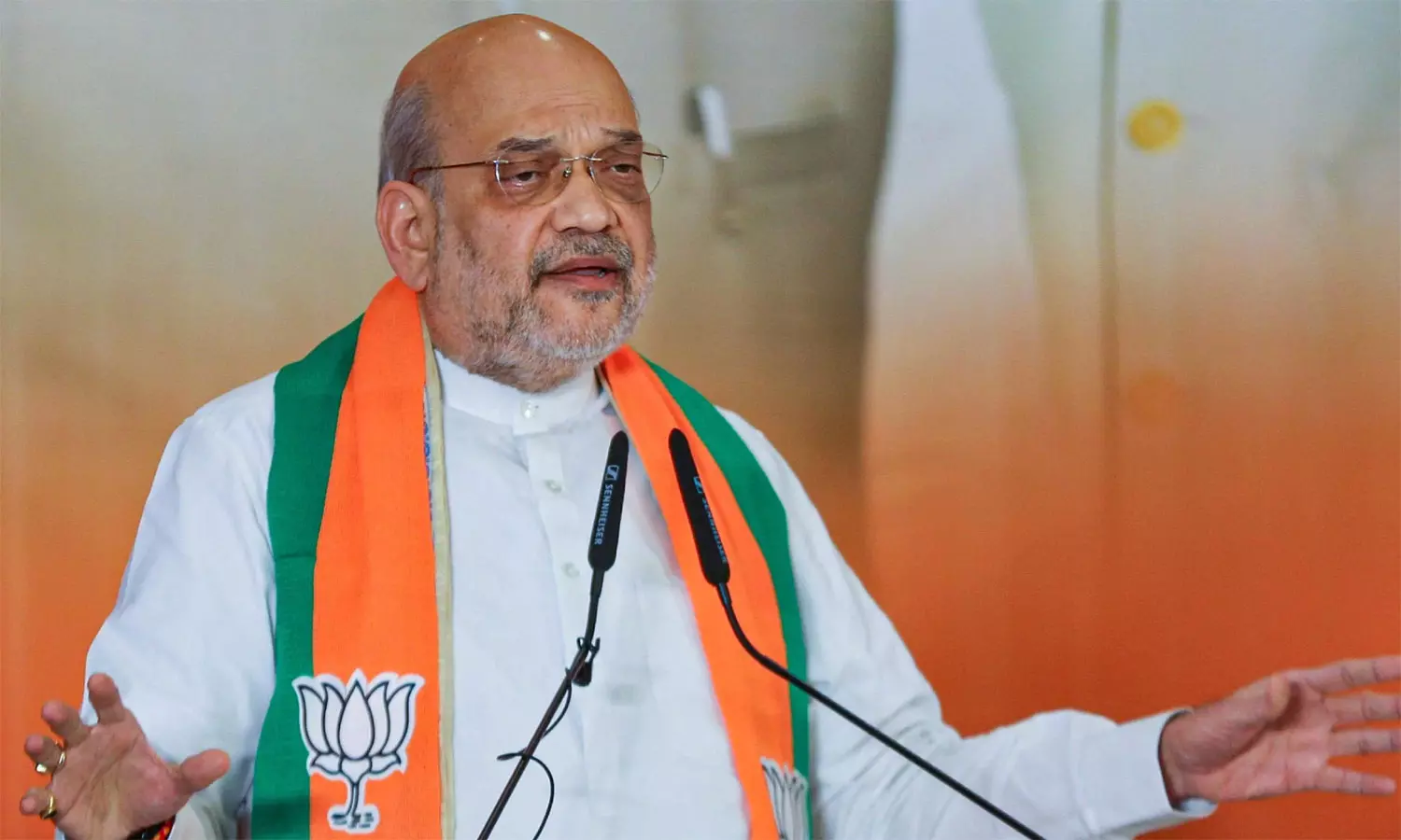 சென்னை வந்தடைந்தார் உள்துறை மந்திரி அமித்ஷா: பா.ஜ.க. நிர்வாகிகள் வரவேற்பு சென்னை வந்தடைந்தார் உள்துறை மந்திரி அமித்ஷா: பா.ஜ.க. நிர்வாகிகள் வரவேற்பு