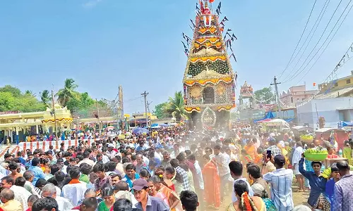 ஓசூர் அருகே பேட்டராய சாமி கோவில் தேரோட்டம்- லட்சக்கணக்கான பக்தர்கள் திரண்டனர்