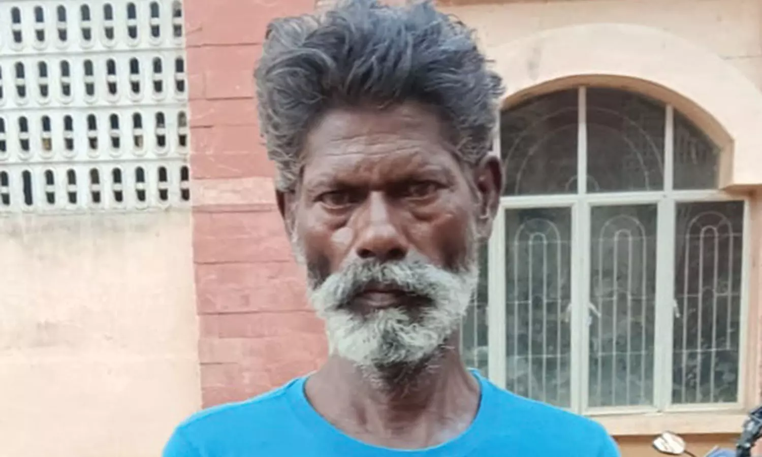 17 வயது மாணவிக்கு ஆண் குழந்தை பிறந்தது- 60 வயது தொழிலாளி கைது