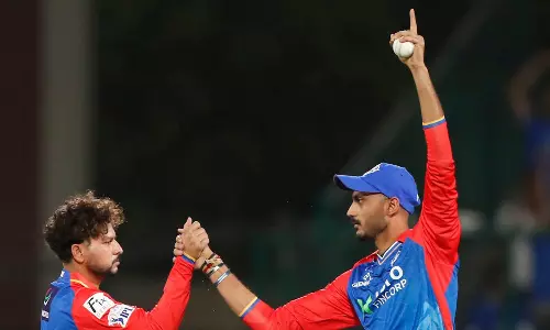 பெங்களூருவை டெல்லி வீழ்த்தியது: சுழற்பந்து வீச்சாளர்களுக்கு அக்ஷர் படேல் பாராட்டு