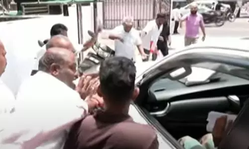 ம.தி.மு.க. அலுவலகத்தில் இருந்து கோபித்துக்கொண்டு கிளம்பிய துரை வைகோ