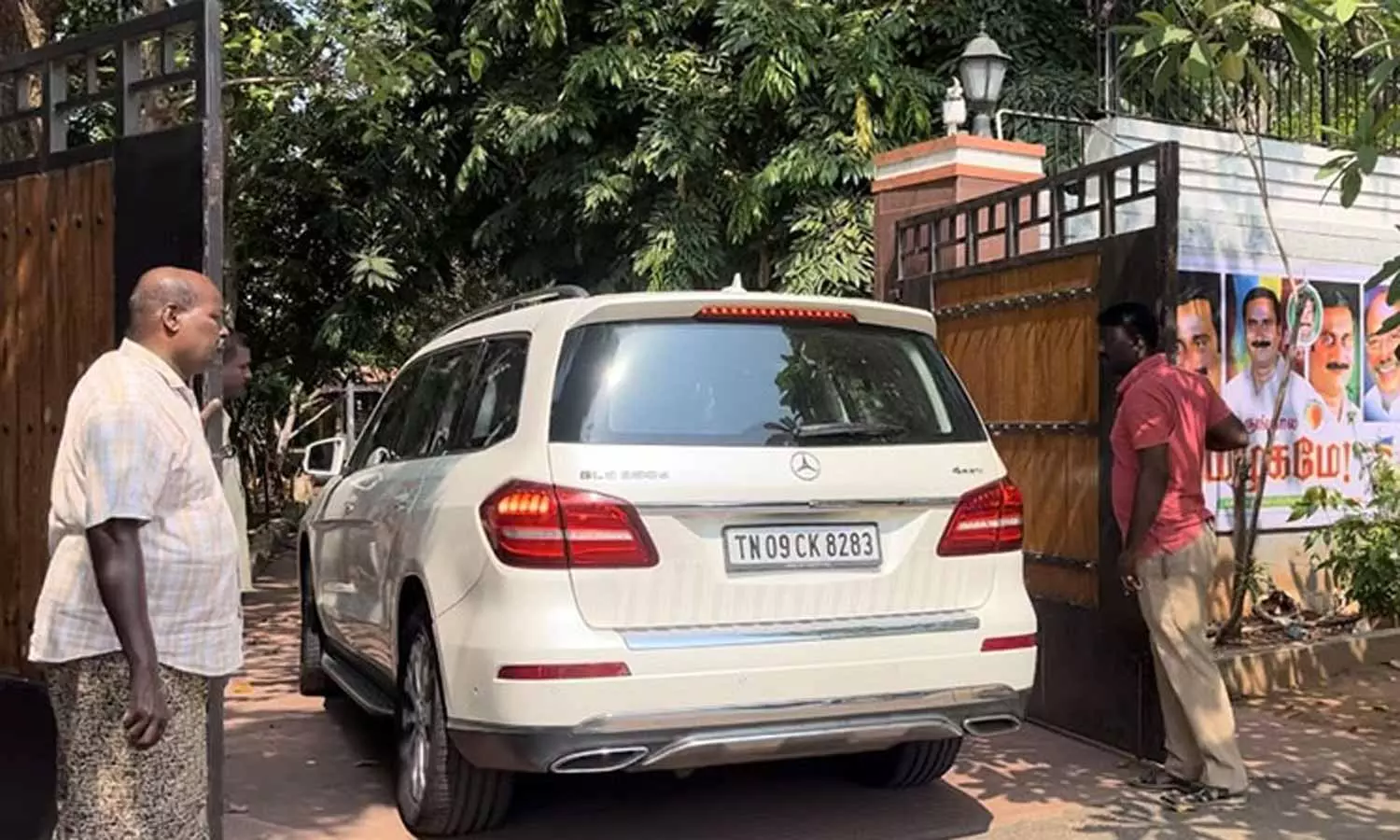 திண்டிவனம் தைலாபுரம் தோட்டத்தில் ராமதாசுடன் சைதை துரைசாமி சந்திப்பு- பா.ம.க. நிர்வாகிகளும் ஆலோசனை