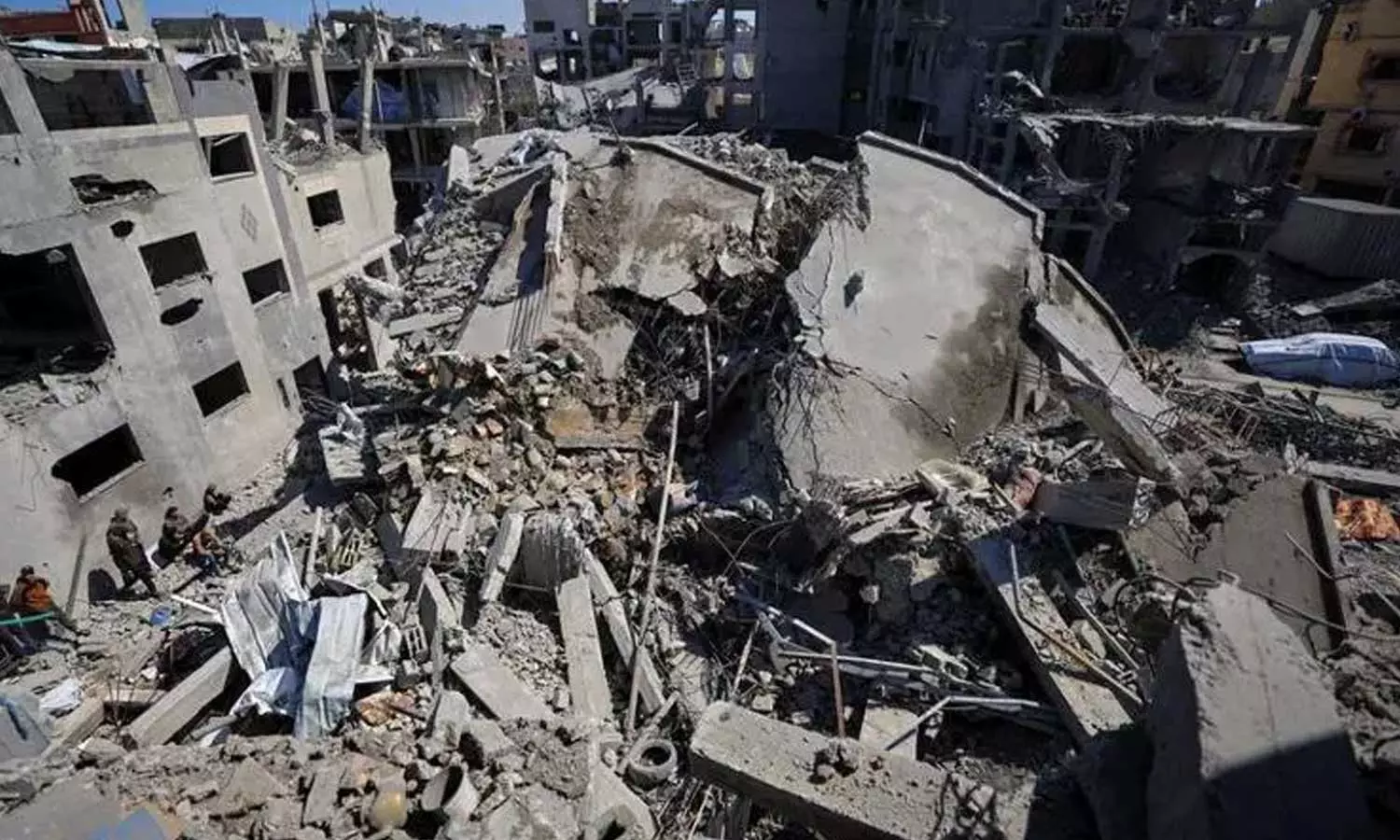 காசாவில் ஆஸ்பத்திரி மீது இஸ்ரேல் குண்டுவீச்சு