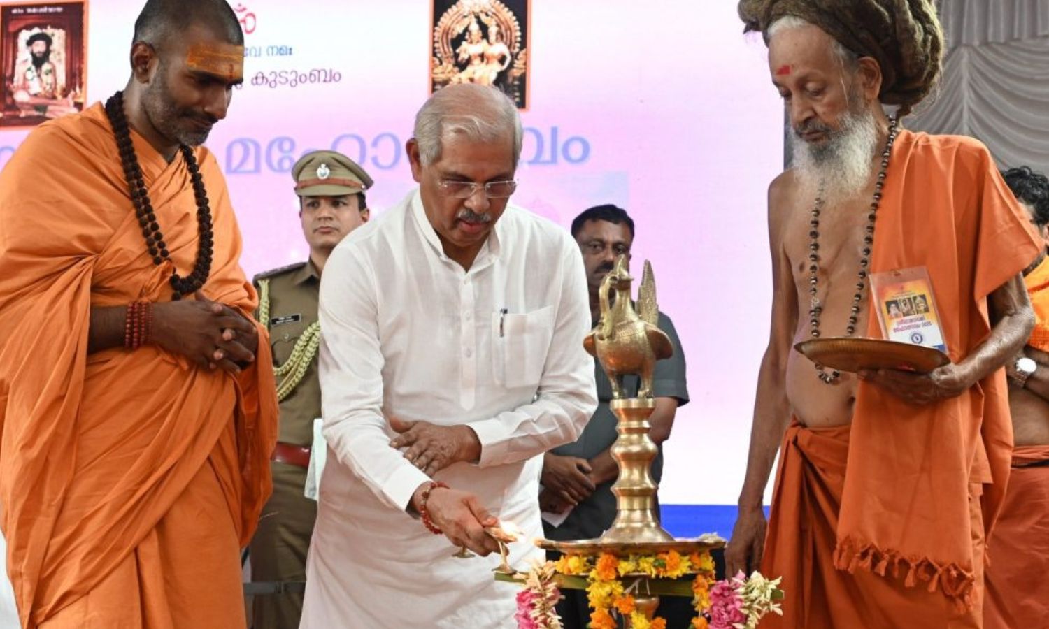 உச்சநீதிமன்றத்தின் அதிகார வரம்பு மீறல்.. தமிழக ஆளுநருக்கு எதிரான தீர்ப்பை விமர்சித்து கேரள ஆளுநர் சர்ச்சை