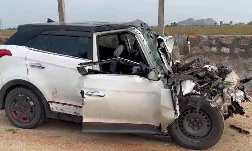 திருவண்ணாமலையில் காரும் அரசு பேருந்தும் மோதி விபத்து- 4 பேர் உயிரிழப்பு