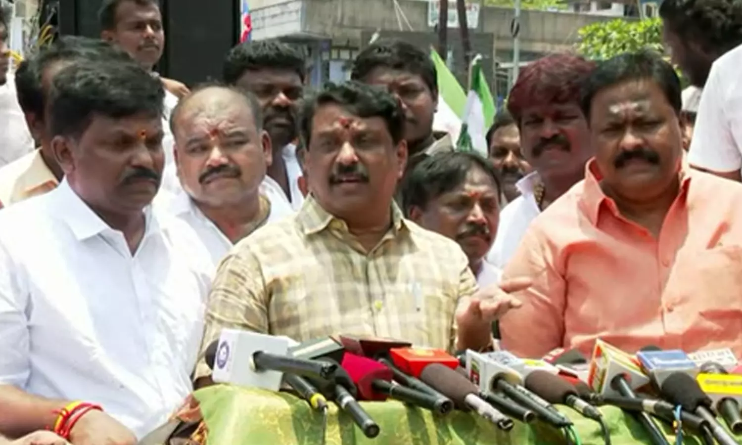 தமிழக மக்களுக்கு புத்தாண்டு வாழ்த்து எங்கே?- முதலமைச்சருக்கு நயினார் நாகேந்திரன் கேள்வி