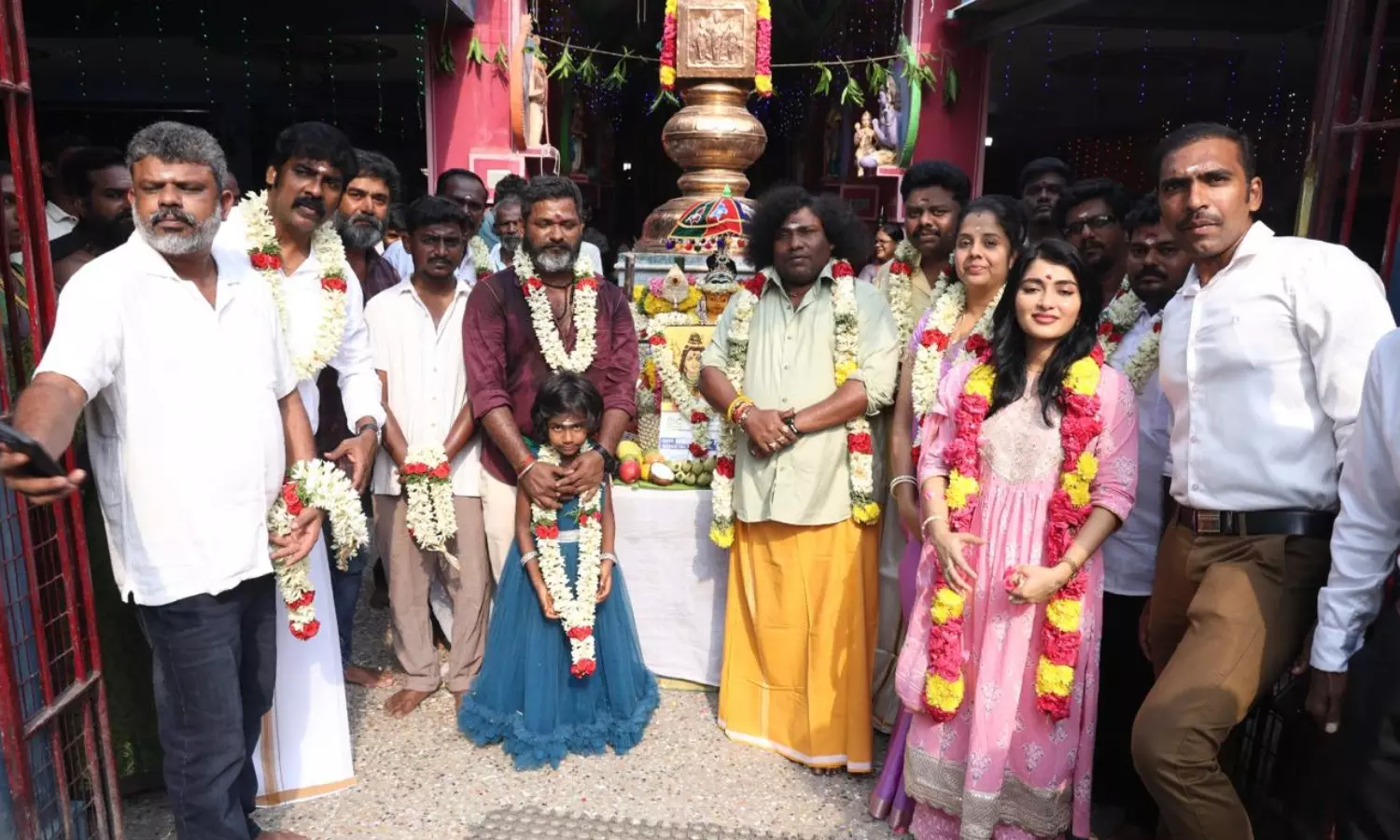 ரா.ராஜ்மோகன் இயக்கத்தில், யோகிபாபு நடிக்கும் புதிய படம் பூஜையுடன் துவங்கியது ரா.ராஜ்மோகன் இயக்கத்தில், யோகிபாபு நடிக்கும் புதிய படம் பூஜையுடன் துவங்கியது