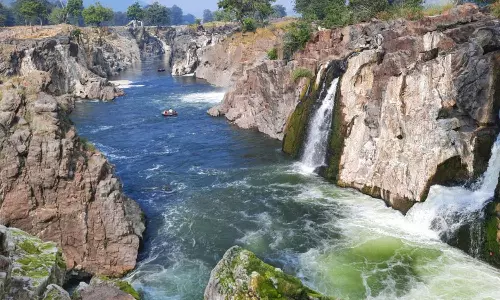ஒகேனக்கலுக்கு நீர்வரத்து 1200 கனஅடியாக நீடிப்பு