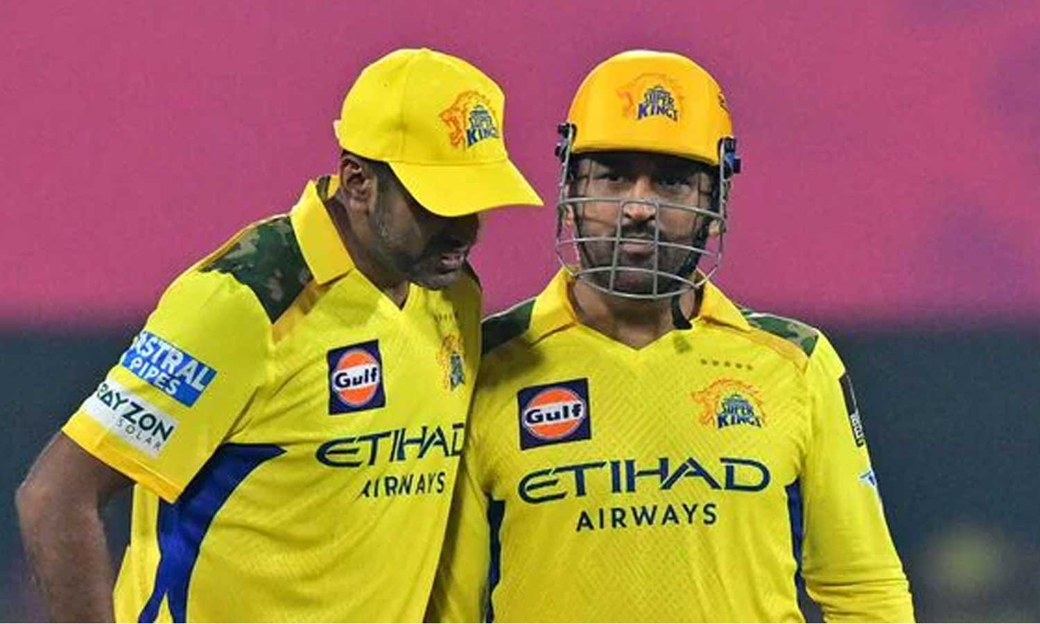 அஸ்வின் மீது நாங்கள் அதிக நெருக்கடியை கொடுக்கிறோம் - எம்.எஸ். தோனி