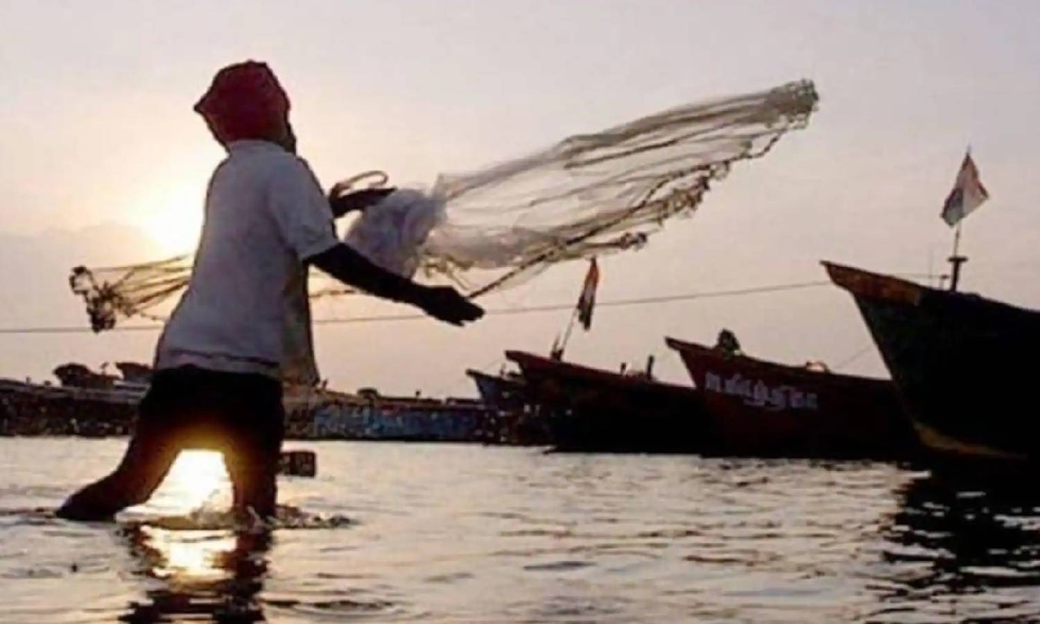 தமிழகத்தில் மீன்பிடி தடைக்காலம் தொடங்கியது: 2 மாதங்களுக்கு மீன் விலை அதிகமாக இருக்கும்