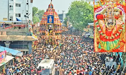 ஓம் சக்தி...பராசக்தி... கோஷம் விண்ணதிர சமயபுரம் மாரியம்மன் கோவிலில் இன்று சித்திரை தேரோட்டம் கோலாகலம்