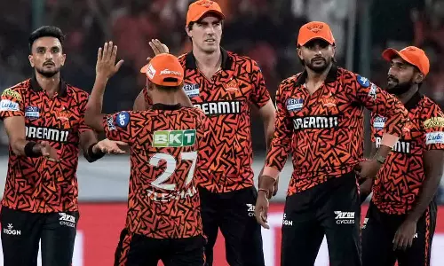 SRH அணியின் நட்சத்திர சுழற்பந்து வீச்சாளர் விலகல்- மாற்று வீரர் அறிவிப்பு