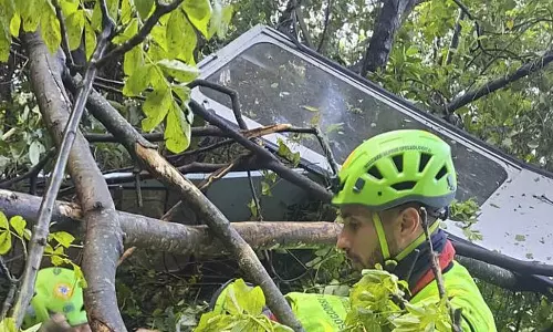 இத்தாலியில் சோகம்: கேபிள் கார் அறுந்து விழுந்த விபத்தில் 4 பேர் பலி