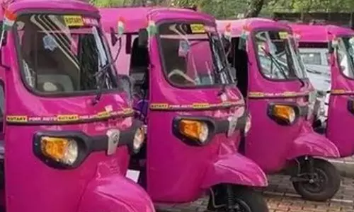 இளஞ்சிவப்பு ஆட்டோக்களை ஆண்கள் ஓட்டினால் நடவடிக்கை- சமூக நலத்துறை எச்சரிக்கை