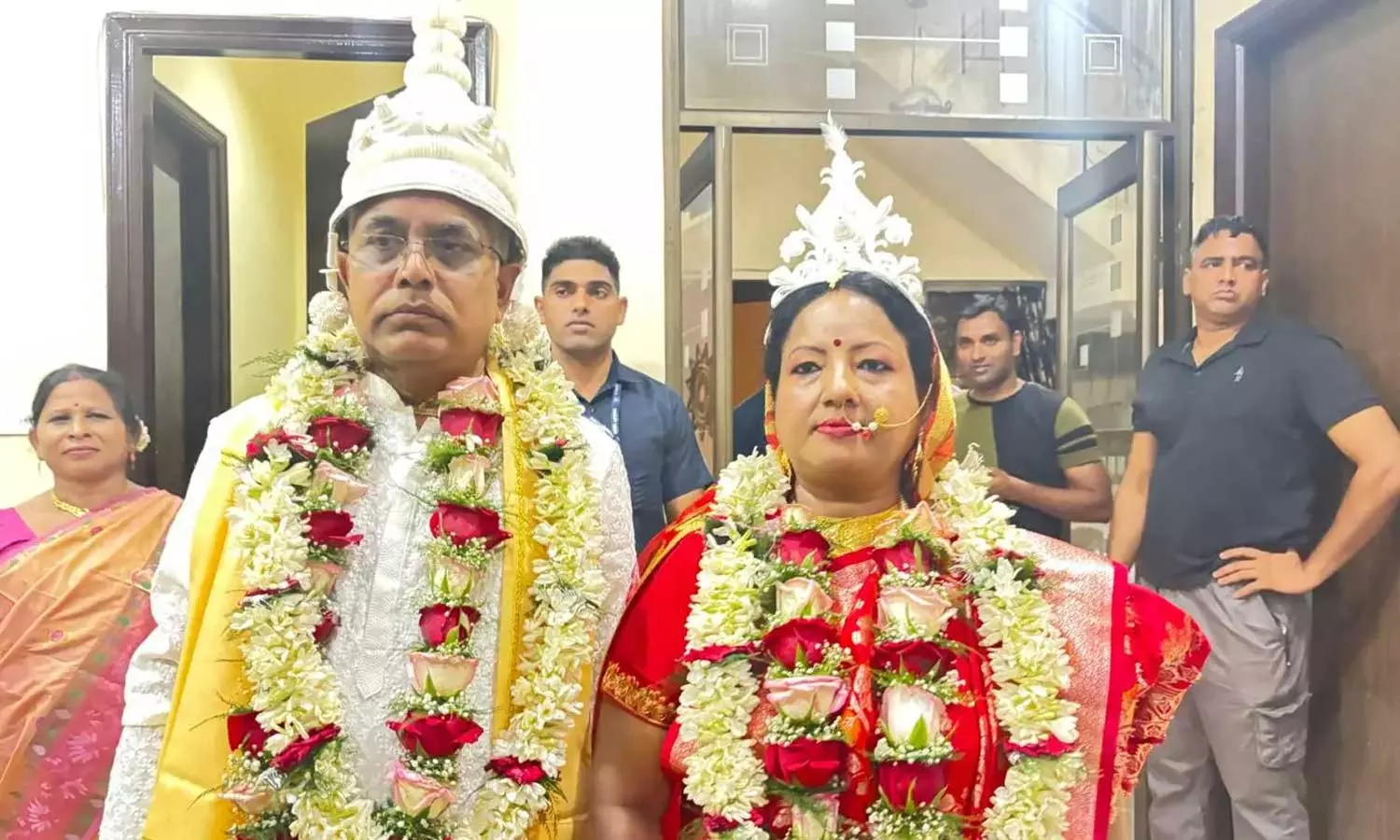 60 வயதில் திருமணம் செய்துகொண்ட மேற்குவங்க பாஜக முன்னாள் தலைவர்